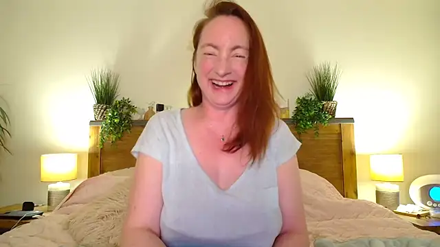 LouiseTswing online show from March 17, 2025, 7:48 pm