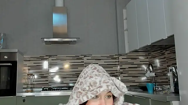 andrea x  online show from March 9, 2025, 8:18 am