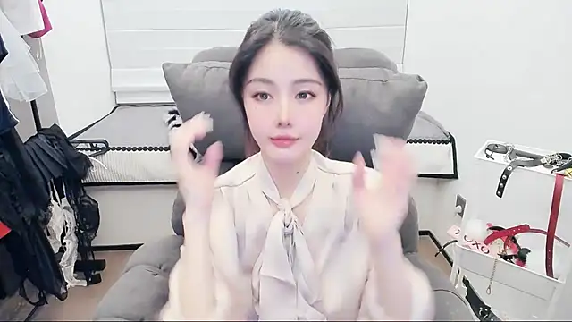 bbtt544 online show from September 22, 2025, 4:02 pm