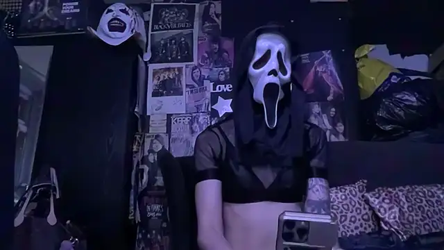 MissMidnightUK online show from October 31, 2025, 12:18 am