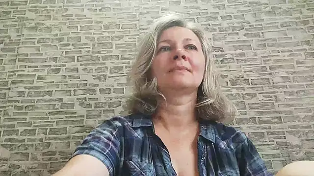 EdithManning online show from September 15, 2025, 5:19 am