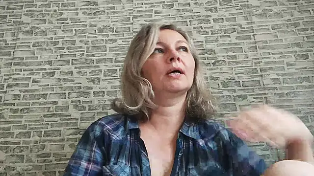 EdithManning online show from September 11, 2025, 5:07 am