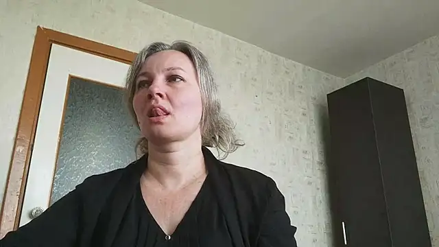 EdithManning online show from May 16, 2026, 5:50 am