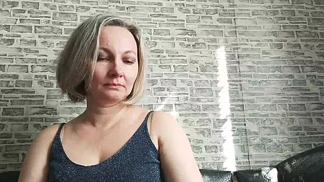 EdithManning online show from February 27, 2025, 9:07 am