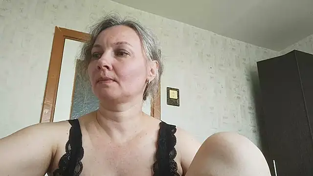 Snapshot of EdithManning chatting on June 25, 2026, 7:35 am EdithManning online show from June 25, 2026, 7:35 am