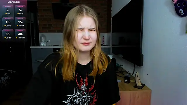 princessaalicc online show from February 28, 2025, 3:48 pm