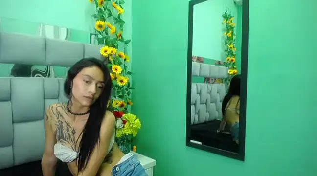 Miaa Thopmson online show from March 1, 2025, 9:40 am