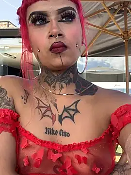 Snapshot of LianSux chatting on December 31, 2024, 5:07 pm LianSux online show from December 31, 2024, 5:07 pm