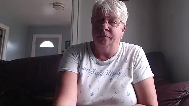 canadiancougar1965 online show from October 17, 2025, 2:19 pm