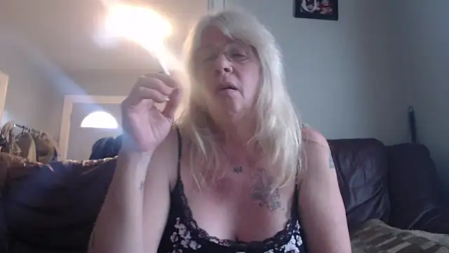 canadiancougar1965 online show from February 6, 2025, 2:37 pm