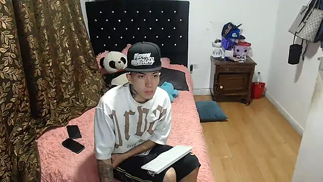 Kitty and jake online show from March 18, 2025, 4:07 am