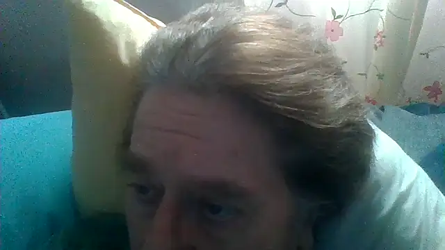 Snapshot of frankie7inch chatting on May 19, 2026, 9:00 pm frankie7inch online show from May 19, 2026, 9:00 pm