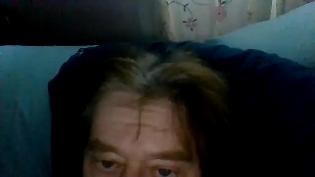 Snapshot of frankie7inch chatting on June 1, 2026, 10:04 am frankie7inch online show from June 1, 2026, 10:04 am
