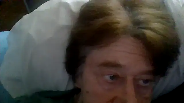 Snapshot of frankie7inch chatting on May 17, 2026, 3:34 pm frankie7inch online show from May 17, 2026, 3:34 pm