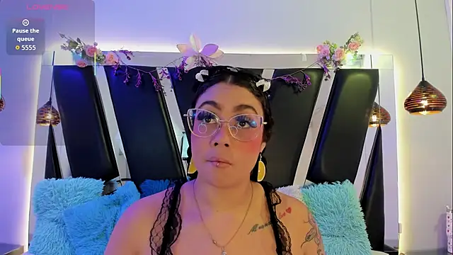 antonelllepiercee online show from April 8, 2026, 11:12 am