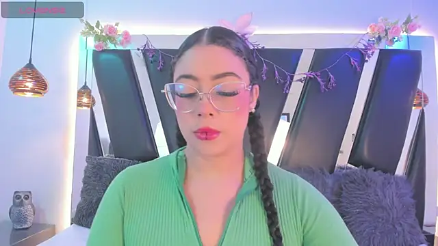 Snapshot of antonelllepiercee chatting on July 3, 2026, 11:28 am antonelllepiercee online show from July 3, 2026, 11:28 am