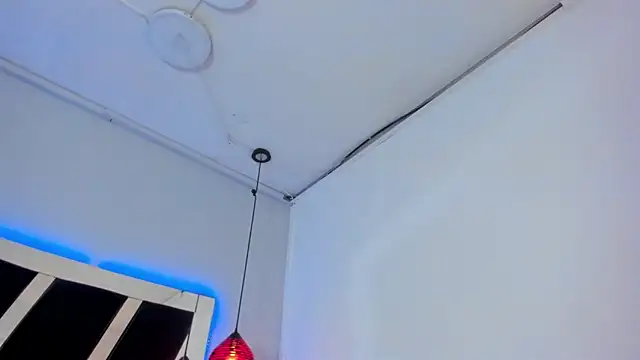 antonelllepiercee online show from March 15, 2025, 11:40 am