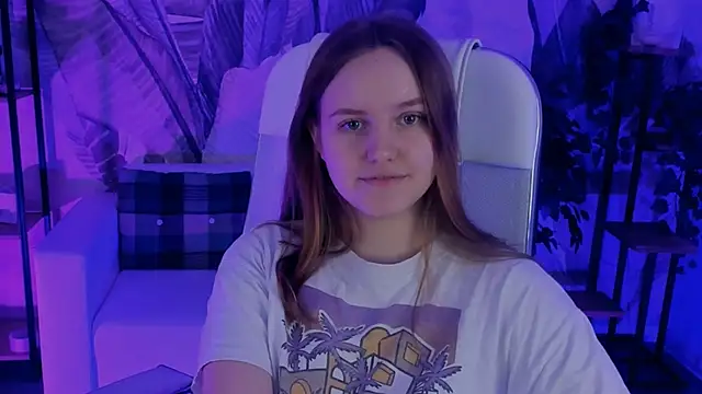 KellyPoter online show from March 18, 2025, 2:17 pm