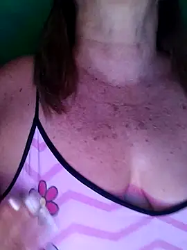 Kasandra Ho online show from October 7, 2025, 2:01 am