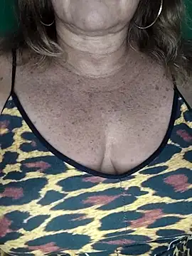 Kasandra Ho online show from November 2, 2025, 1:32 am