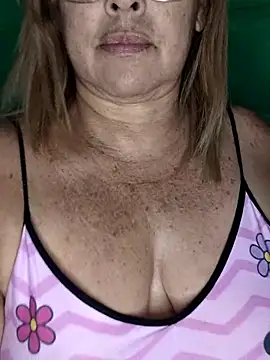 Kasandra Ho online show from October 2, 2025, 8:07 am