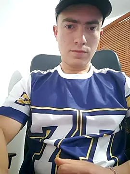 dragon1006 online show from April 15, 2026, 10:43 pm