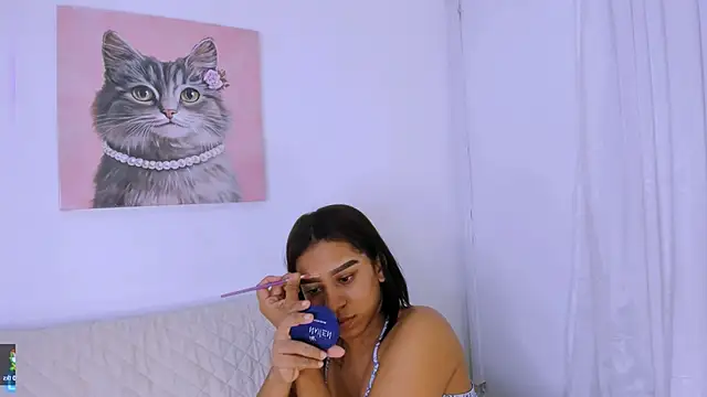 Fernanda brown18 online show from September 19, 2025, 8:02 pm