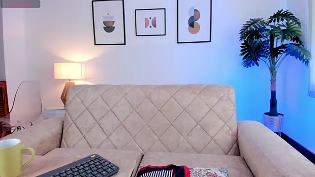 CattleyaScaly online show from December 5, 2024, 8:06 pm