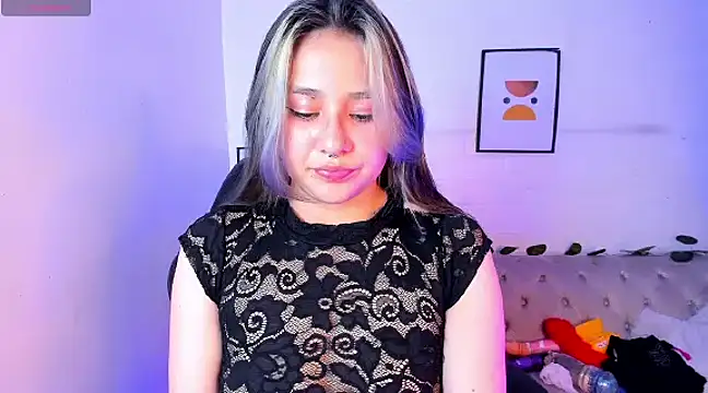 Aliiceyong online show from January 28, 2025, 7:42 pm