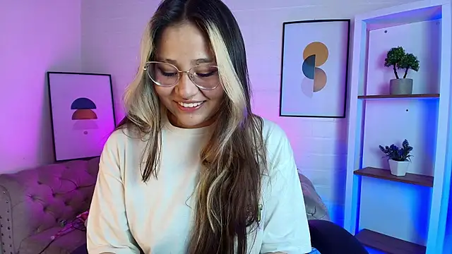 Aliiceyong online show from March 9, 2025, 2:07 am