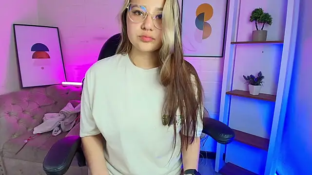 Aliiceyong online show from March 9, 2025, 5:11 am