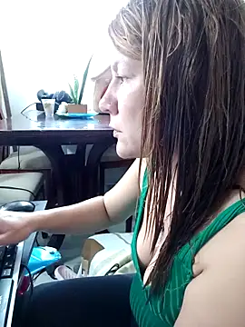 Snapshot of Skylar-Vox- chatting on October 10, 2025, 9:59 pm Skylar-Vox- online show from October 10, 2025, 9:59 pm