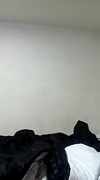 Snapshot of Skylar-Vox- chatting on March 18, 2025, 8:39 am Skylar-Vox- online show from March 18, 2025, 8:39 am