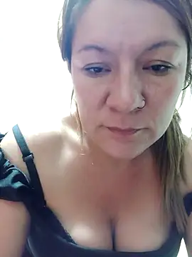 Snapshot of Skylar-Vox- chatting on March 22, 2025, 8:08 am Skylar-Vox- online show from March 22, 2025, 8:08 am