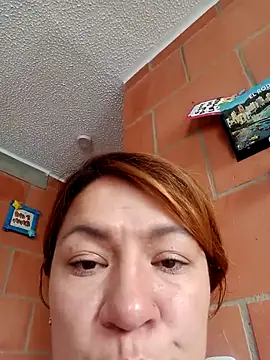 Snapshot of Skylar-Vox- chatting on October 19, 2025, 4:10 pm Skylar-Vox- online show from October 19, 2025, 4:10 pm