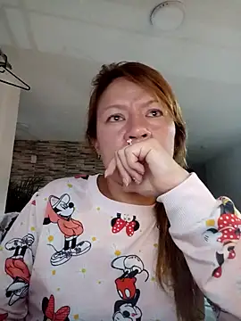 Snapshot of Skylar-Vox- chatting on November 21, 2025, 10:53 pm Skylar-Vox- online show from November 21, 2025, 10:53 pm