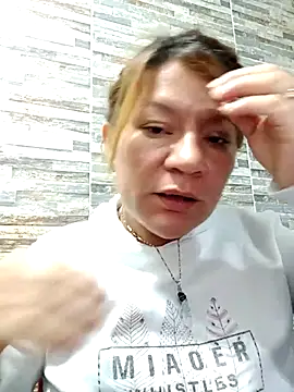 Snapshot of Skylar-Vox- chatting on October 28, 2025, 10:03 am Skylar-Vox- online show from October 28, 2025, 10:03 am