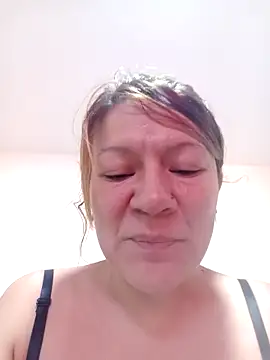 Snapshot of Skylar-Vox- chatting on November 22, 2025, 11:31 am Skylar-Vox- online show from November 22, 2025, 11:31 am