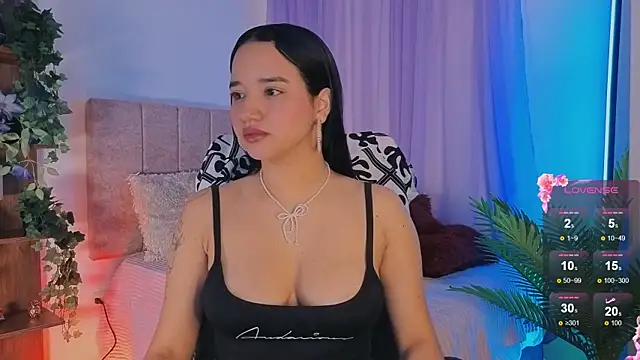 emilyrouxe online show from November 9, 2025, 3:27 pm