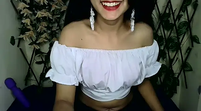 SUZY FROMUS online show from February 25, 2025, 11:04 pm