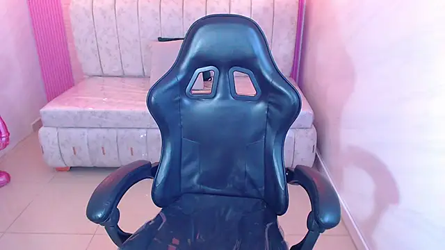 paris sub1  online show from October 6, 2025, 1:01 pm