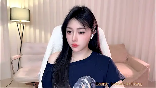 Snapshot of K-moumou chatting on May 1, 2026, 4:45 pm K-moumou online show from May 1, 2026, 4:45 pm