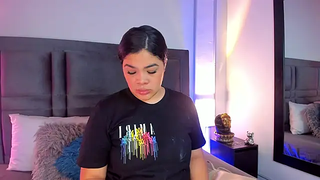 EmmaBecket2 online show from October 4, 2025, 2:07 pm