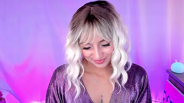 Snapshot of adelarangel chatting on February 19, 2025, 9:14 pm adelarangel online show from February 19, 2025, 9:14 pm