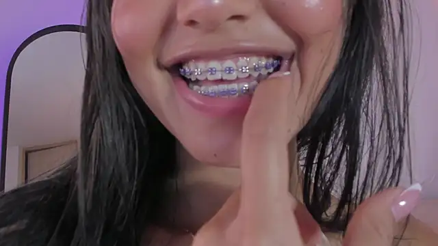 sara gwen online show from March 13, 2025, 5:22 am