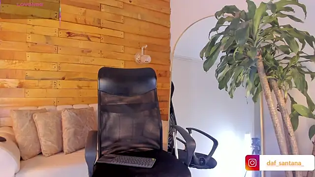 Snapshot of maddy_cooper_ chatting on December 2, 2025, 7:37 pm maddy cooper online show from December 2, 2025, 7:37 pm