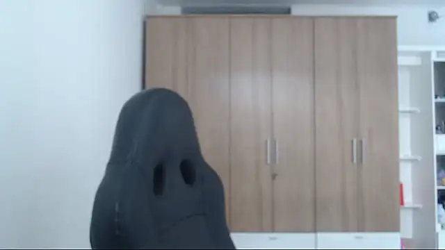 RoxanaLove9 online show from September 14, 2025, 6:30 pm