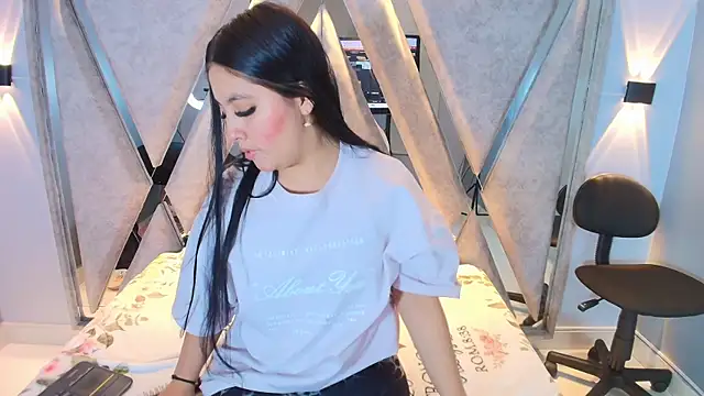 Snapshot of Annie9_ chatting on October 10, 2025, 4:57 am Annie9 online show from October 10, 2025, 4:57 am