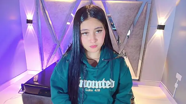 Annie9  online show from December 19, 2025, 3:54 am