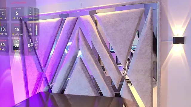 Snapshot of Annie9_ chatting on November 17, 2025, 9:19 pm Annie9 online show from November 17, 2025, 9:19 pm